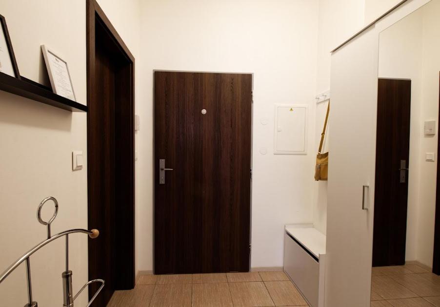 Cosy Studio, 15Min To Old Centre, Self-Check In, Free Wifi, Welcome Drink! Praga Zewnętrze zdjęcie